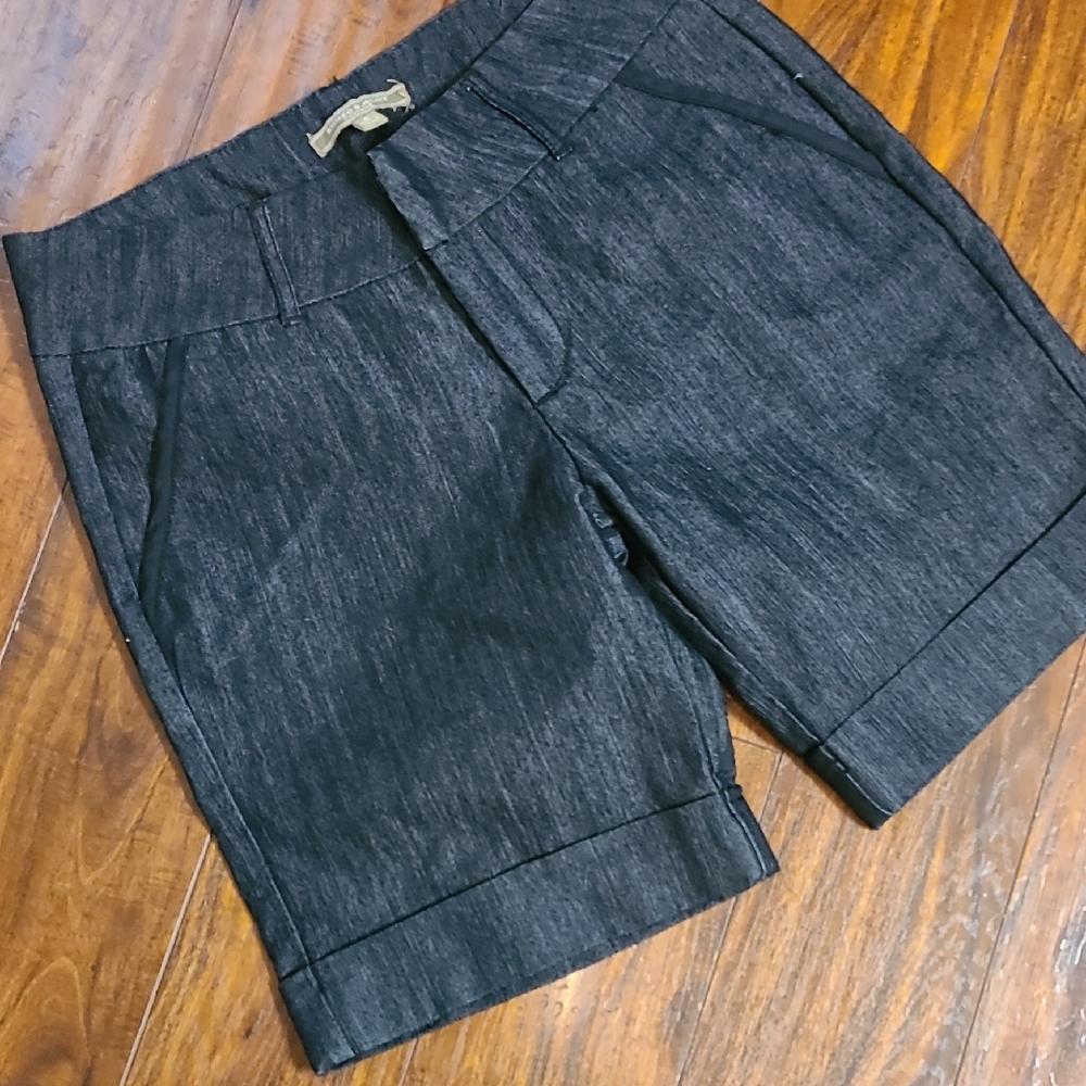 Romeo & Juliet Couture Dark Gray Women's Bermudas